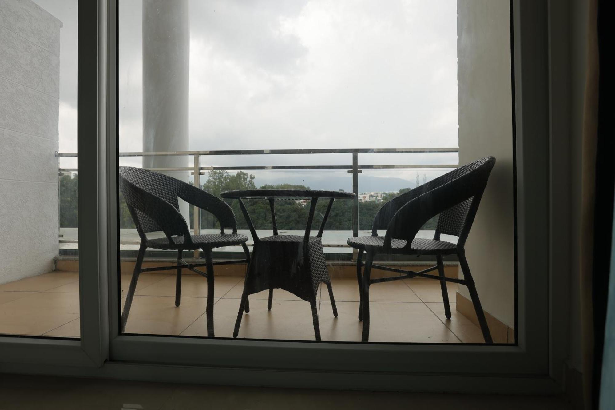 The Emerald Grand Dehradun Esterno foto